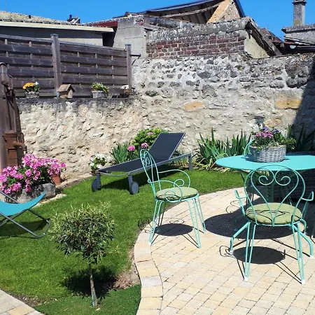 Verberie, 3 Pieces, 4 Personnes - Fr-1-526-24 * Verberie